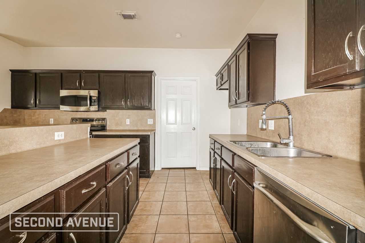 6013 Suffolk Dr - Photo 2 of 27
