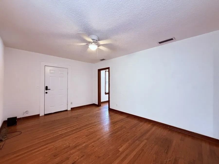27 E 63rd St #1 - Photo 3 of 7
