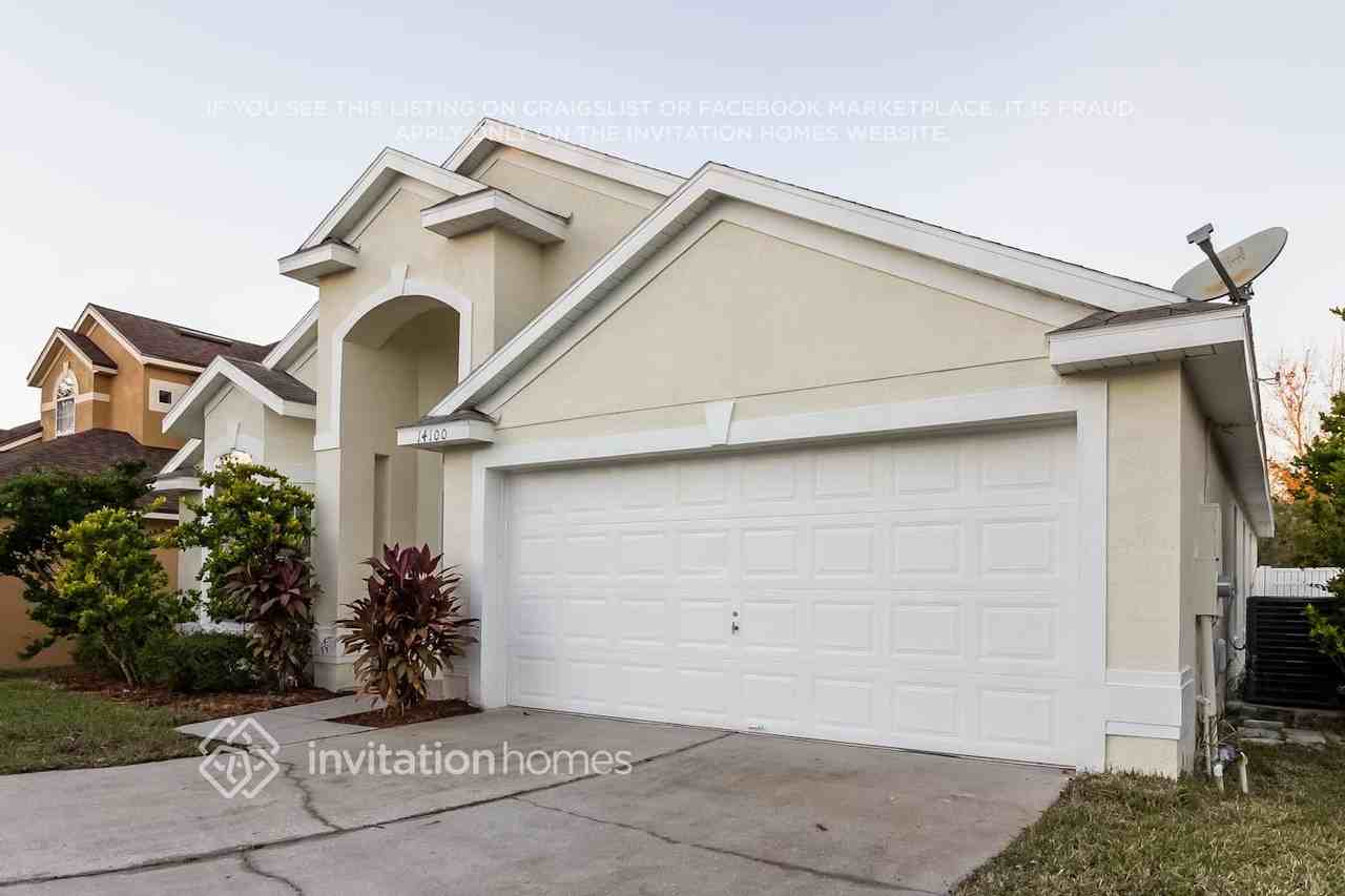 14100 Yellow Wood Cir - Photo 2 of 20