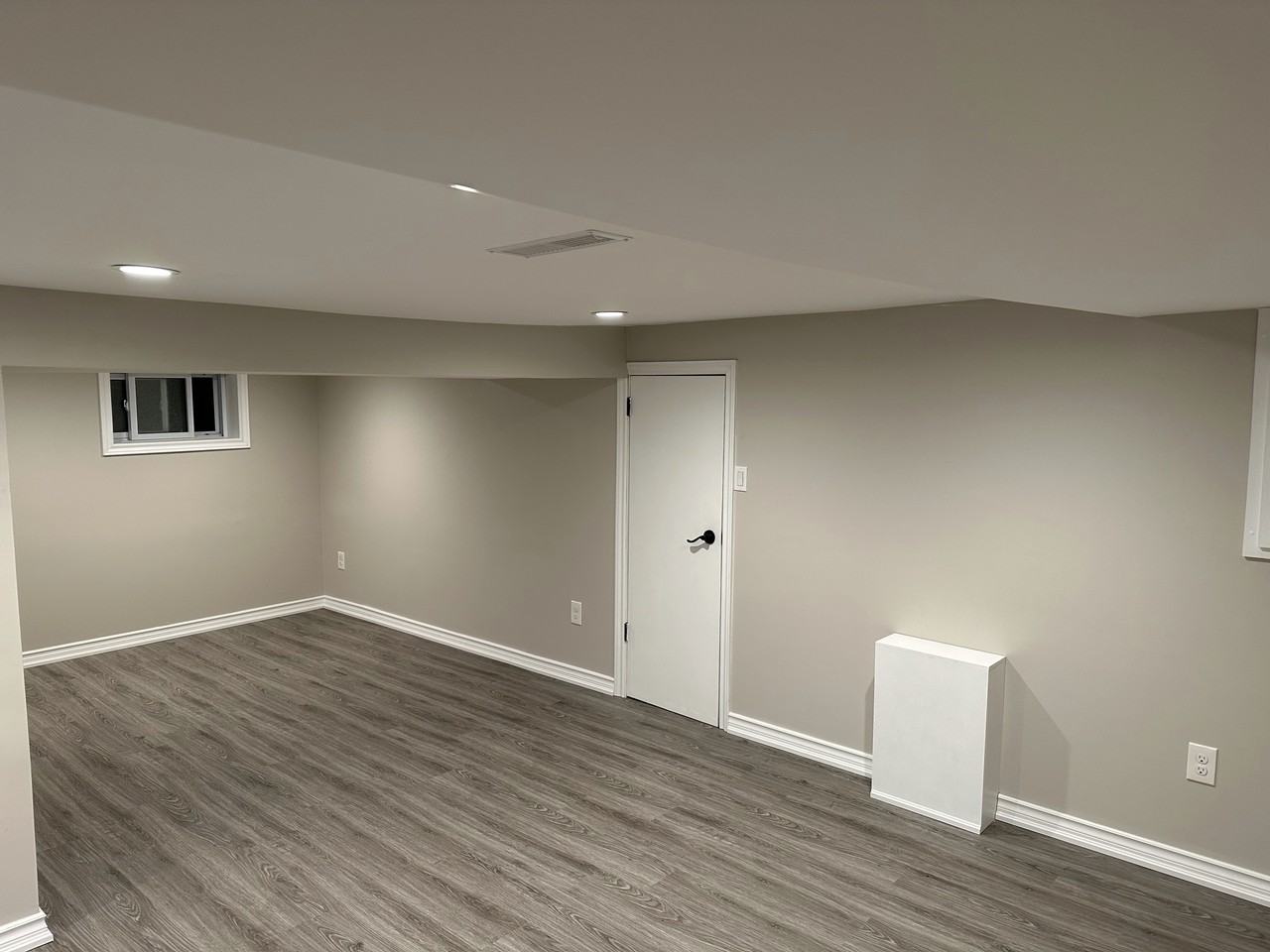 211 Walter Avenue South - Photo 3 of 8