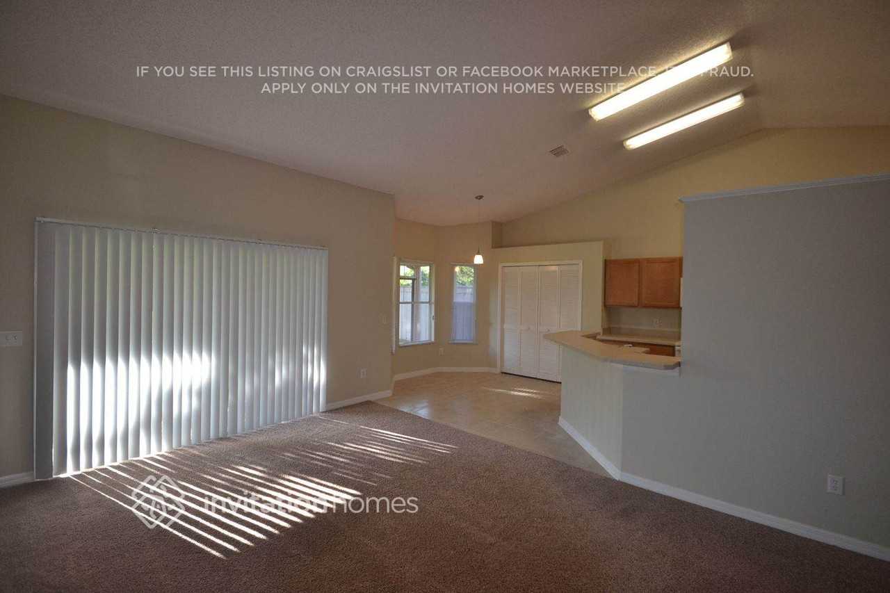 12535 Newfield Dr - Photo 2 of 10