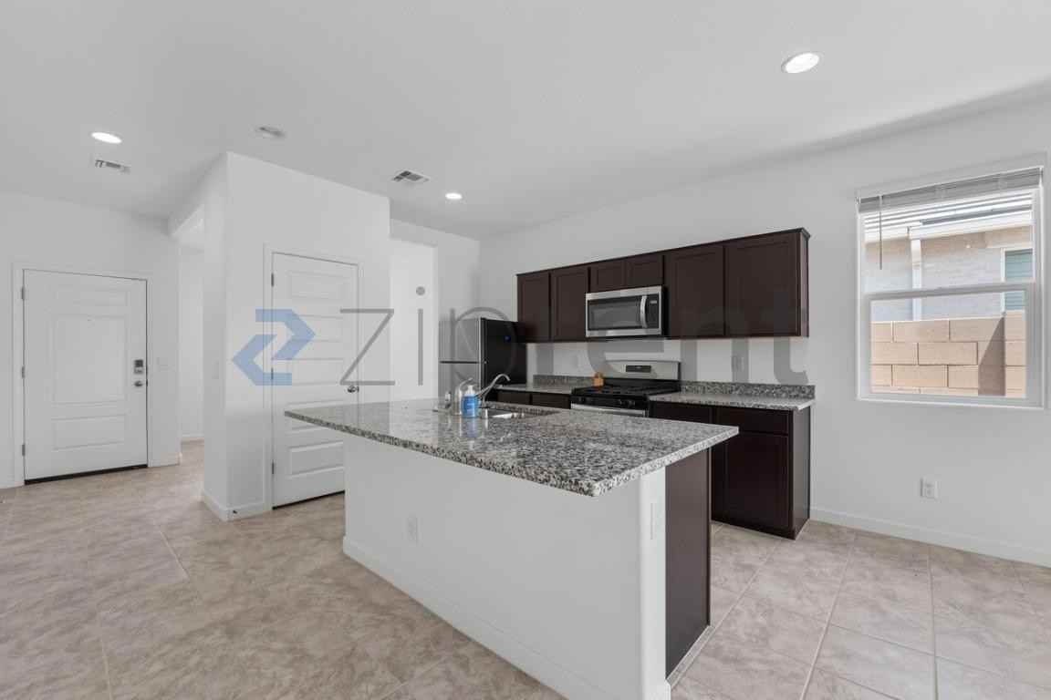 40015 W Venture Rd - Photo 4 of 20