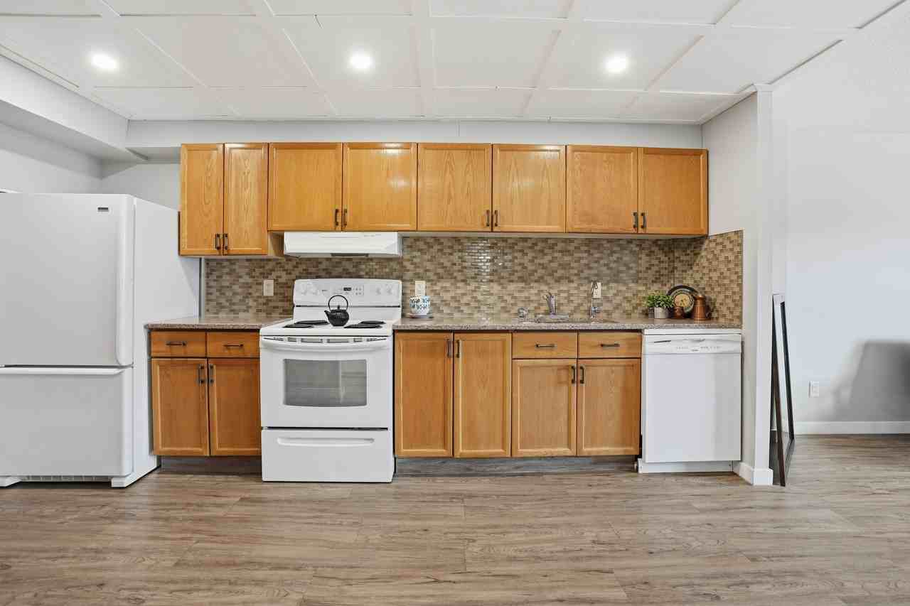 Canadiana Apartments - Photo 5 of 50