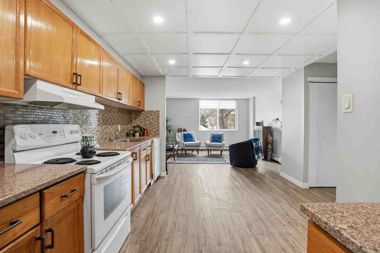 Canadiana Apartments - Photo 6 of 50