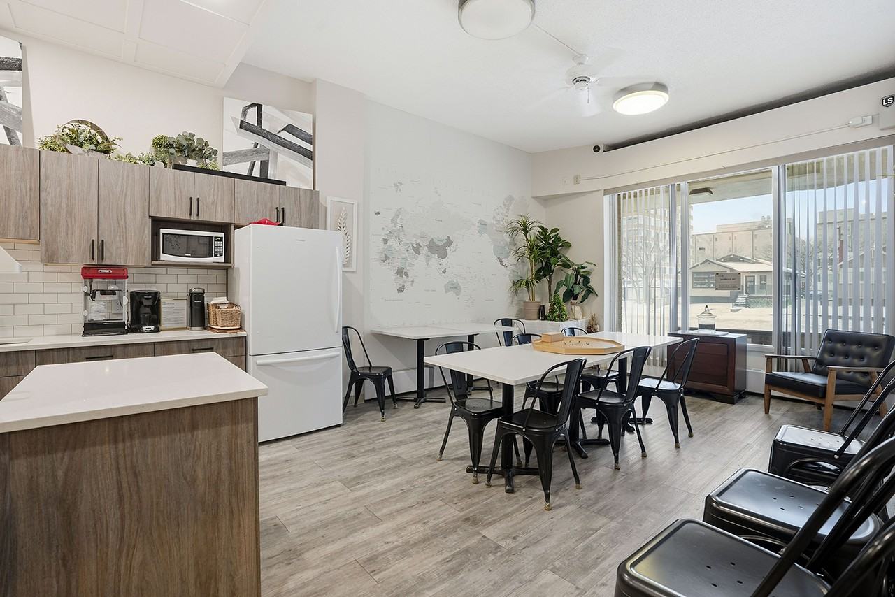 Canadiana Apartments - Photo 3 of 10