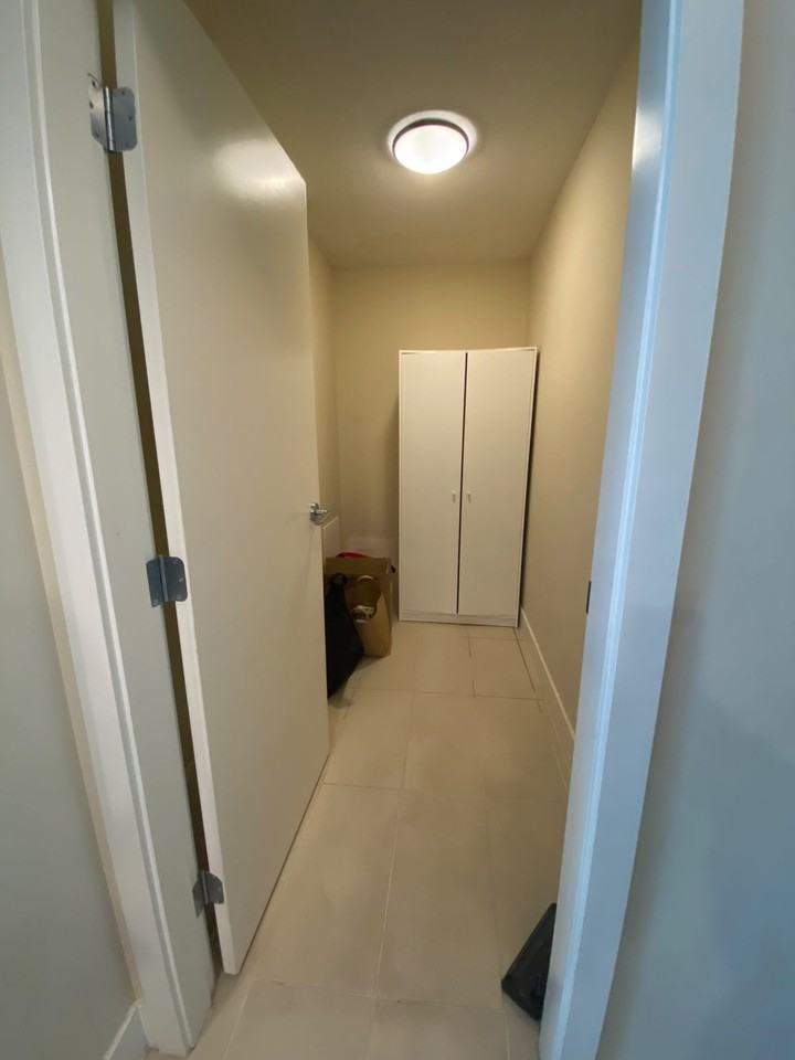 1088 Richards Street #1007 - Photo 7 of 9