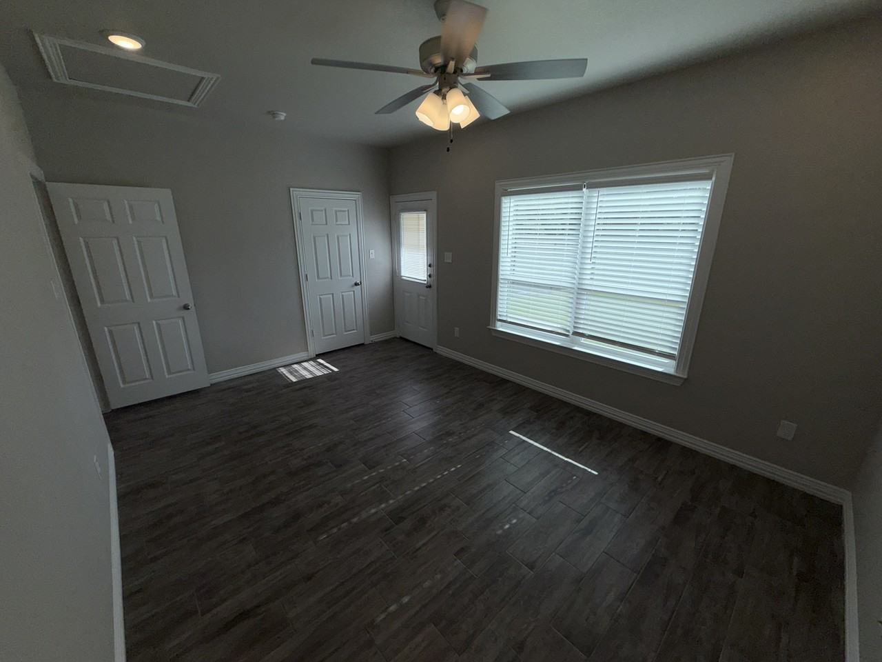 3206 Fenway Circle - Photo 6 of 12