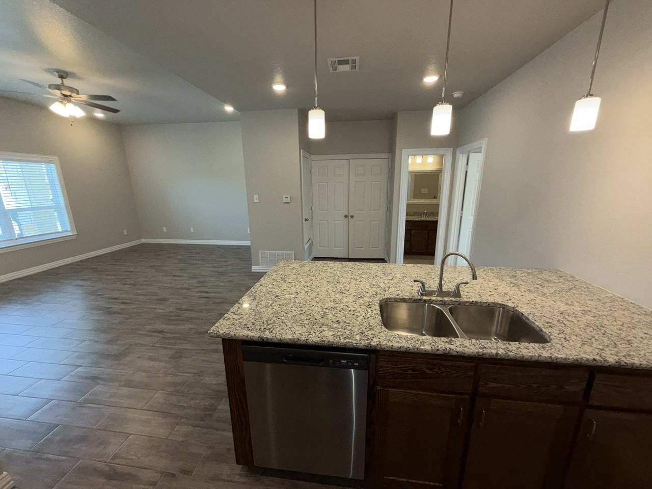 3206 Fenway Circle - Photo 5 of 12