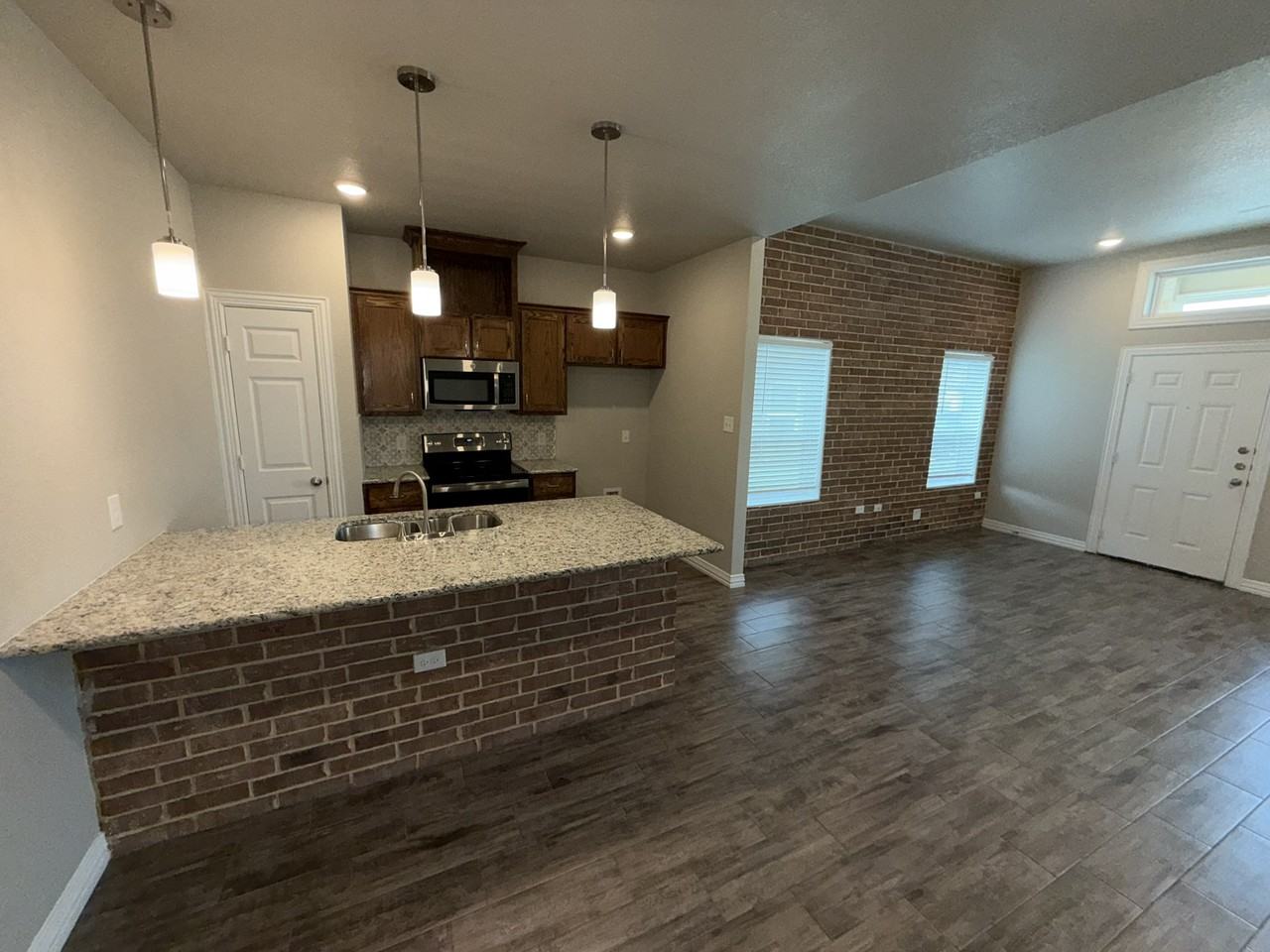 3206 Fenway Circle - Photo 2 of 12