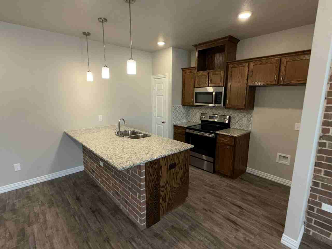 3206 Fenway Circle - Photo 3 of 12