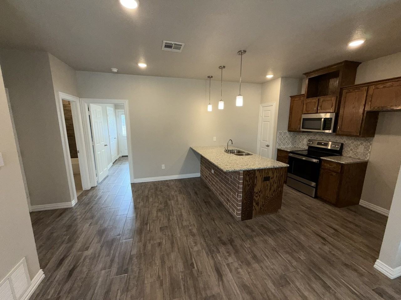 3206 Fenway Circle - Photo 4 of 12