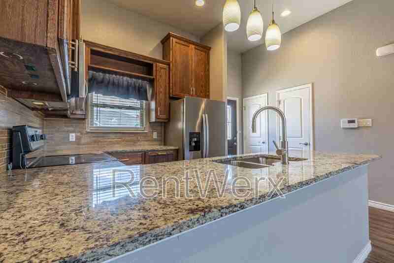120 Navarro Xing - Photo 7 of 31
