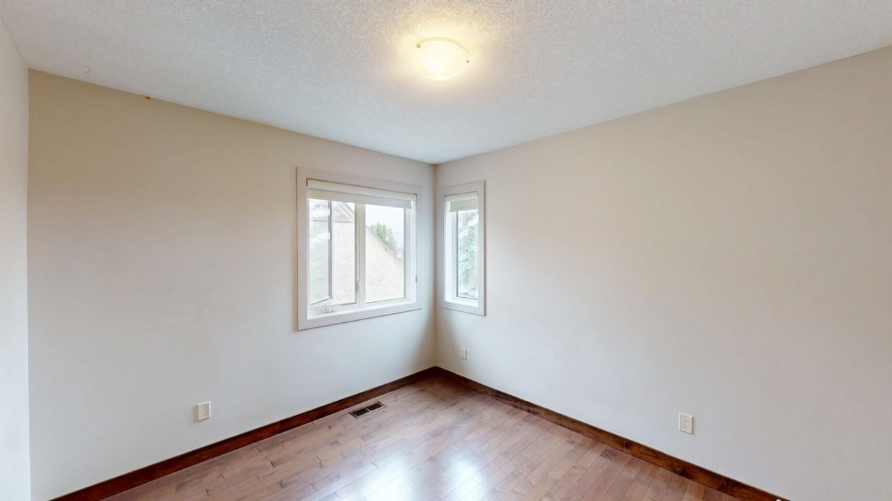 3825 1 St Ne - Photo 7 of 19
