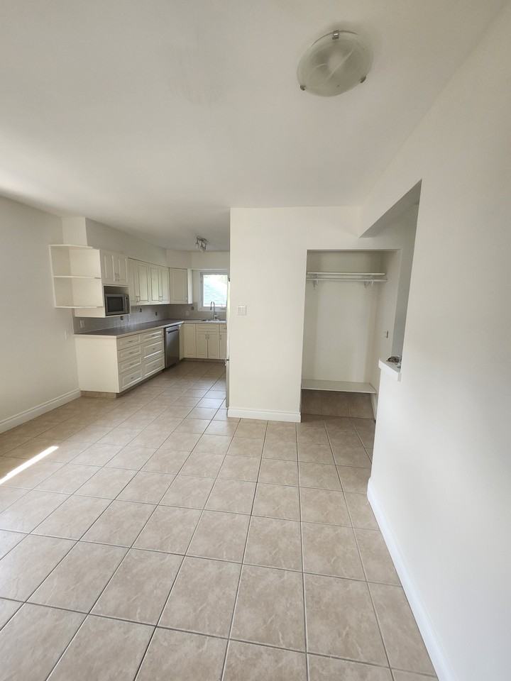 39 Croydon Rd Nw - Photo 2 of 19