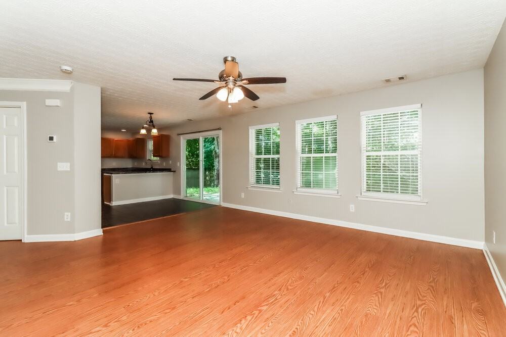 340 Meadows Ln - Photo 6 of 17
