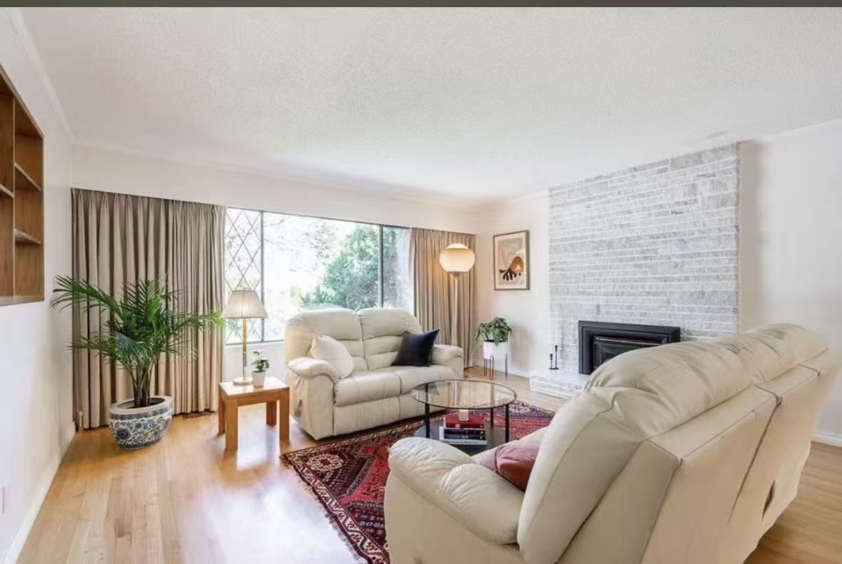 14586 18 Avenue - Photo 2 of 11