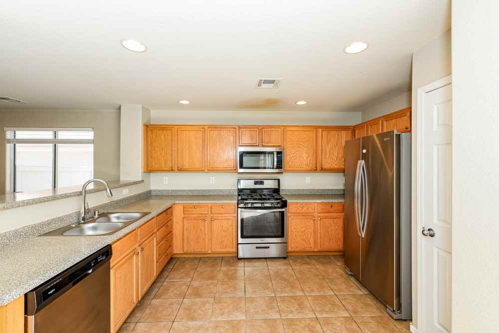 1040 Valetta Flat Ave - Photo 7 of 17