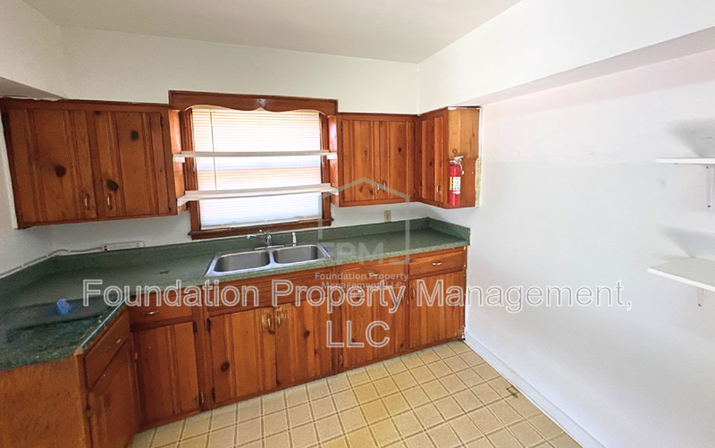 8746 Greenhill Rd - Photo 5 of 15