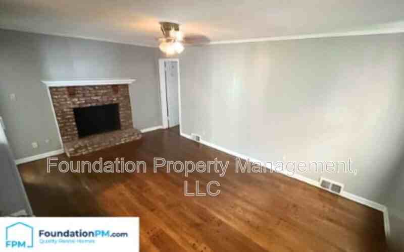 3083 Dothan St - Photo 5 of 10