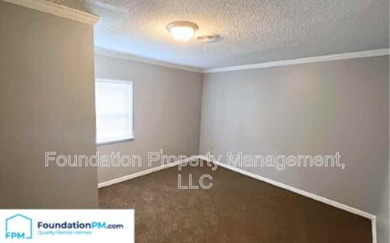 3083 Dothan St - Photo 6 of 10
