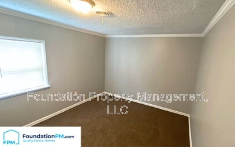 3083 Dothan St - Photo 7 of 10