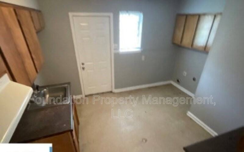 3220 Ashwood St - Photo 6 of 11