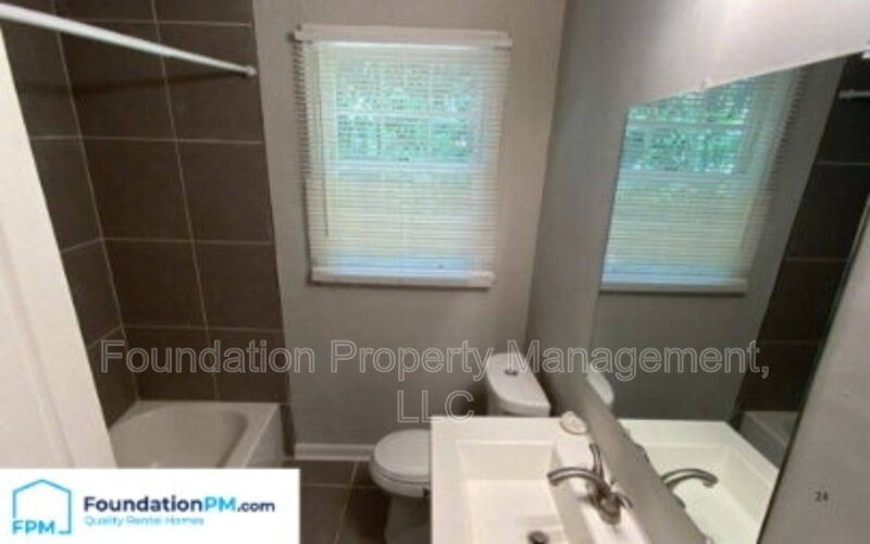1684 Whitney Ave - Photo 6 of 7