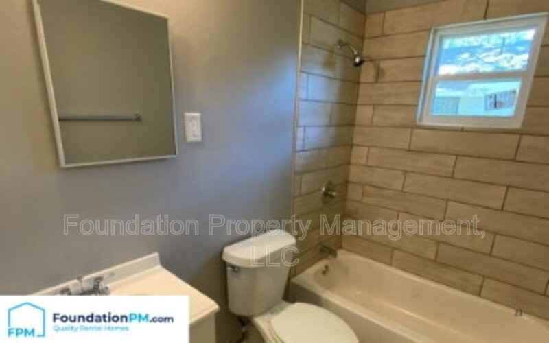 3050 Sinclair St - Photo 7 of 8