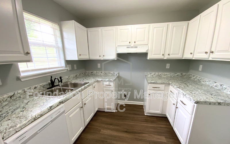 2506 Derbyshire Ave - Photo 4 of 12