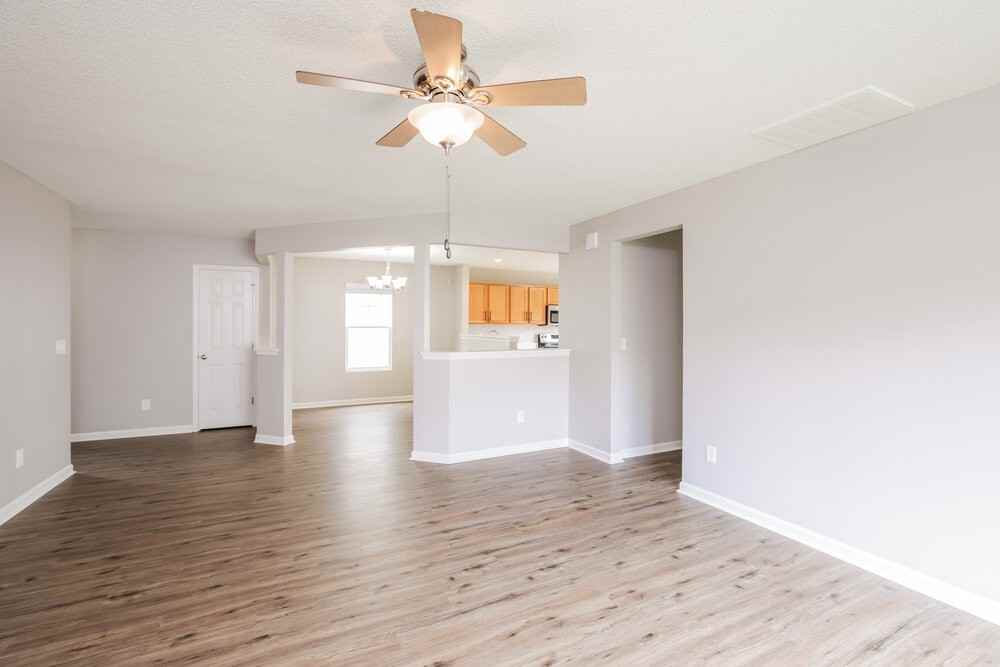 21 Buckleigh Dr - Photo 5 of 17