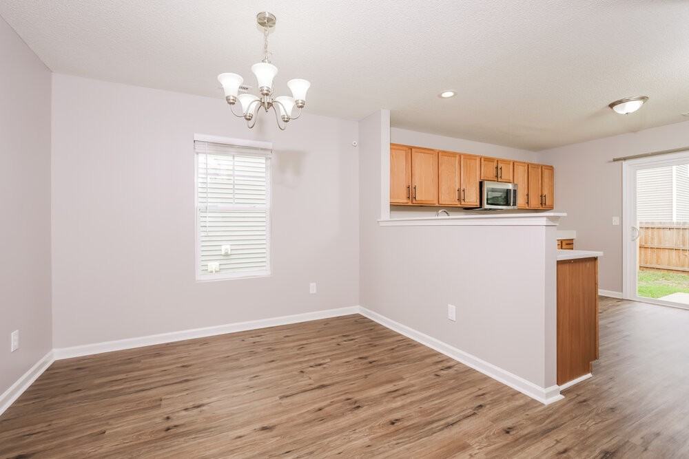 21 Buckleigh Dr - Photo 6 of 17
