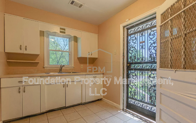 2061 Pendleton St - Photo 4 of 12
