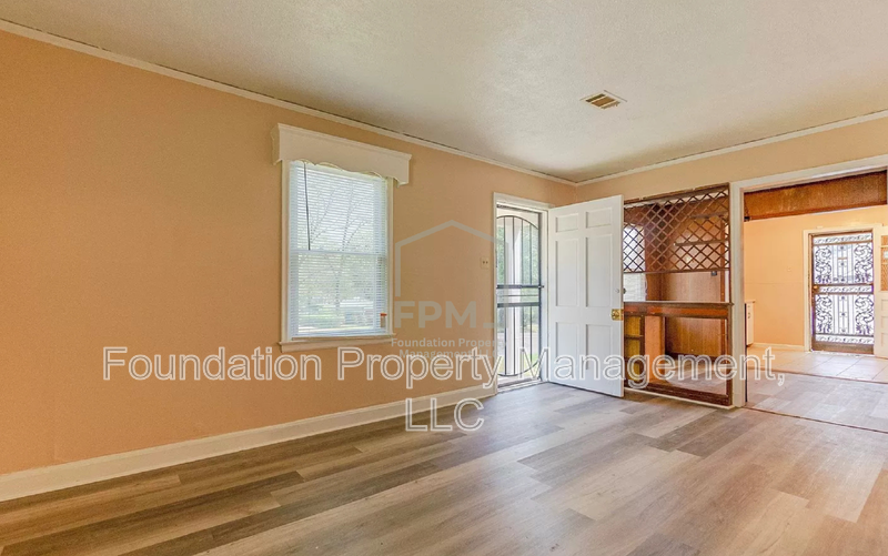 2061 Pendleton St - Photo 5 of 12