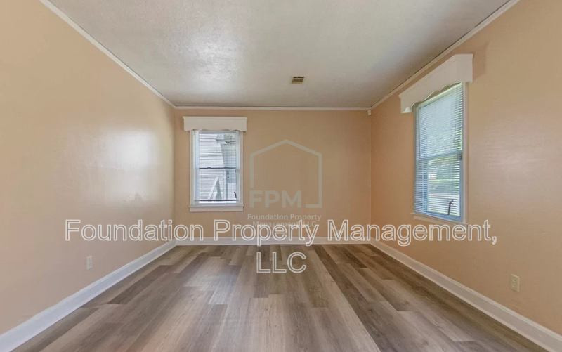 2061 Pendleton St - Photo 6 of 12