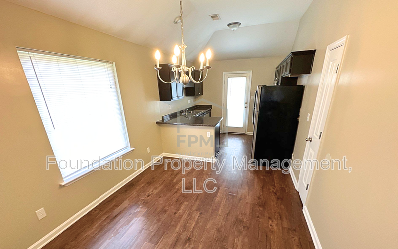 4036 Sunset Lake Ln - Photo 4 of 16