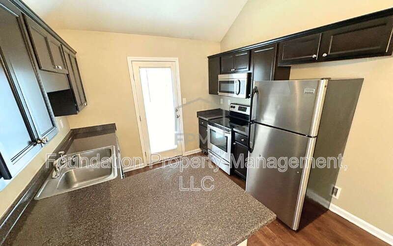 4036 Sunset Lake Ln - Photo 3 of 16