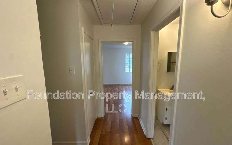 978 University St #1 - Photo 6 of 12