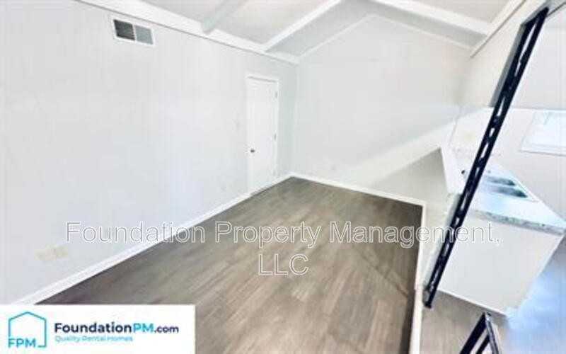 4023 Haliburton St - Photo 5 of 11