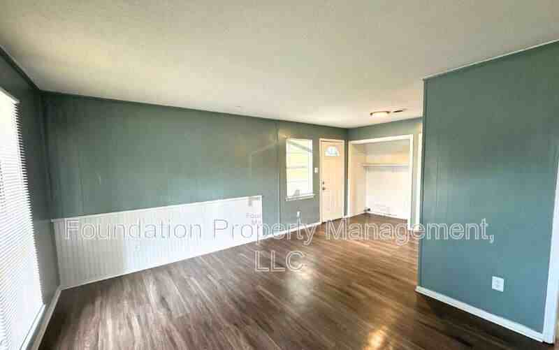 4430 Tarleton Dr - Photo 3 of 12