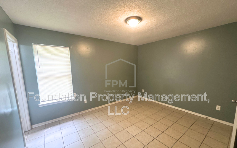 4430 Tarleton Dr - Photo 6 of 12