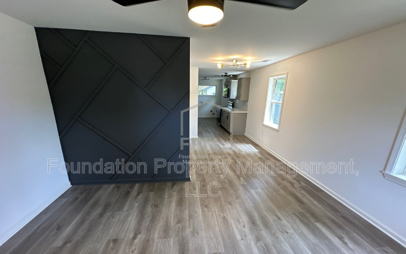 3694 Marion Ave - Photo 5 of 12