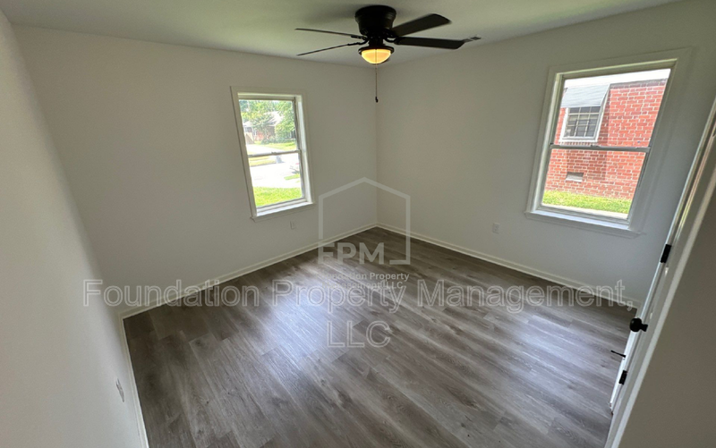 3694 Marion Ave - Photo 7 of 12