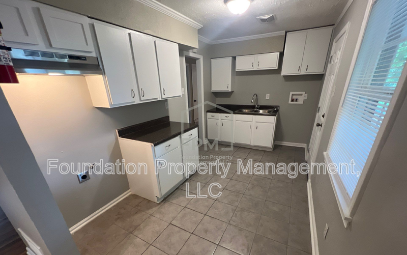 4004 Ridgedale St - Photo 3 of 20