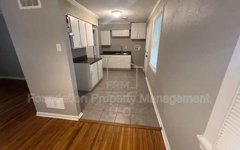 4004 Ridgedale St - Photo 4 of 20