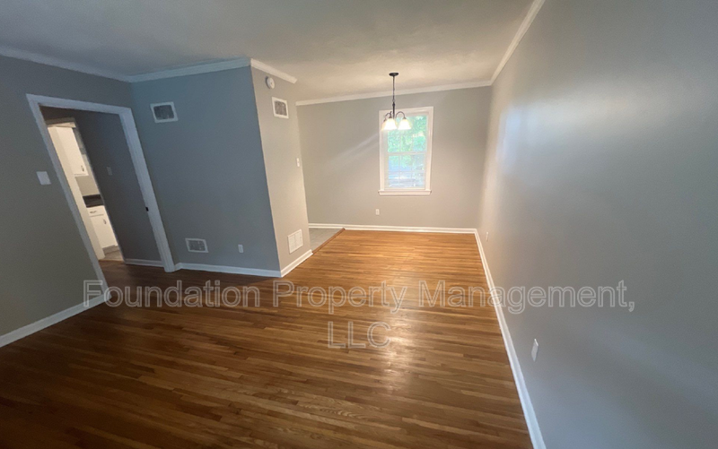 4004 Ridgedale St - Photo 7 of 20