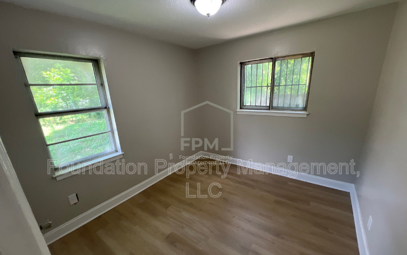 2402 Shasta Ave - Photo 6 of 10