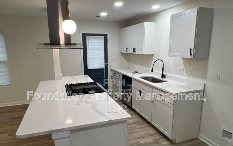3851 Selden Cv - Photo 4 of 14