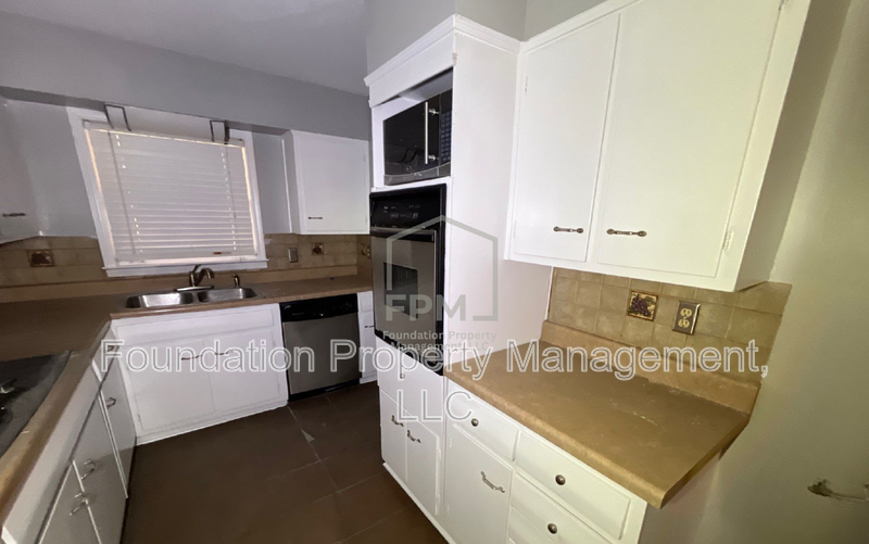 2064 Wellons Ave - Photo 4 of 7