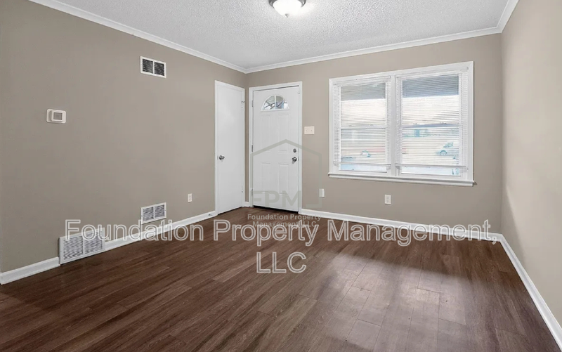 4689 Raleigh Lagrange Rd - Photo 5 of 24