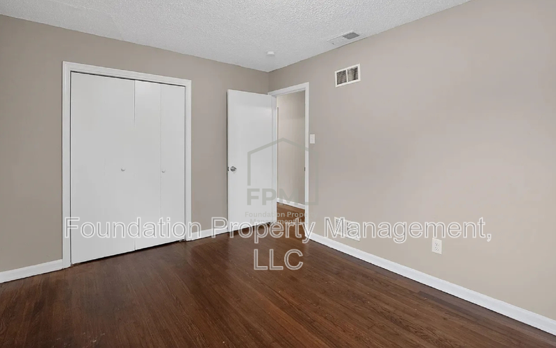 4689 Raleigh Lagrange Rd - Photo 7 of 24